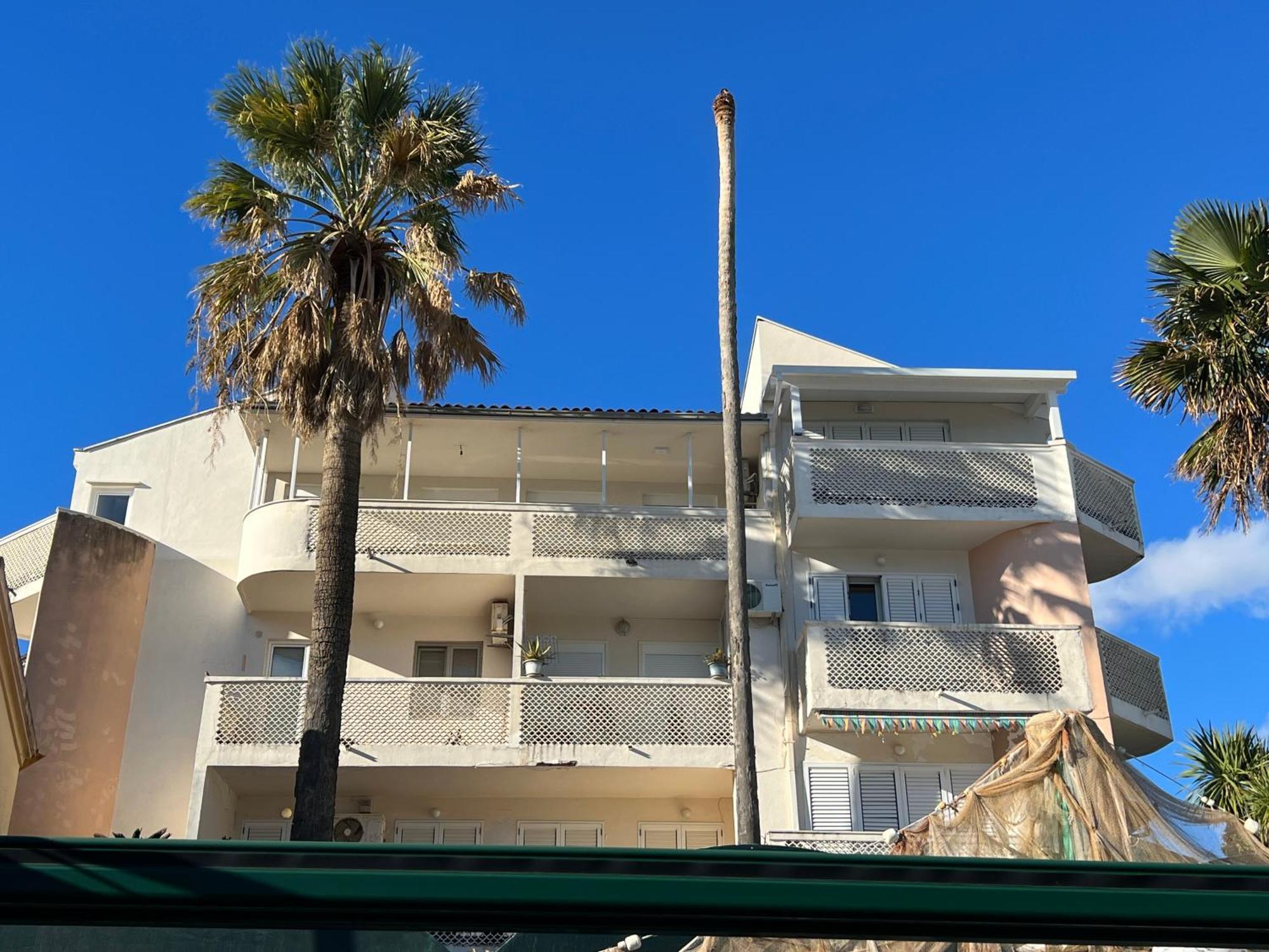 Aleksandr First Line Sea View Apartment *