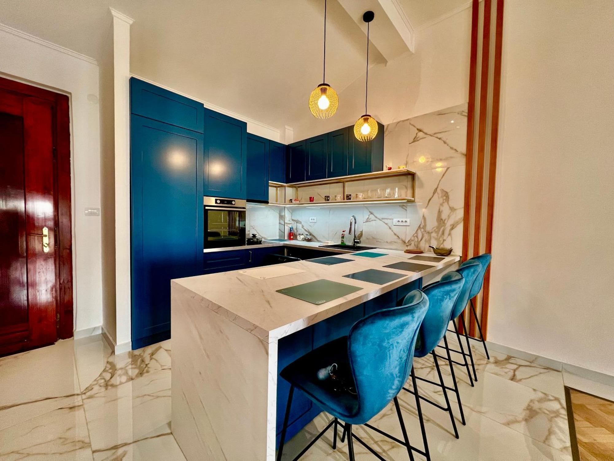 Apartment Aleksandr First Line Sea View *